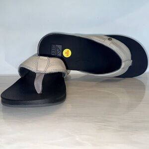 REEF Leather Flip Flops Mens 13 • Cushion Footbed • Beige Gray Sandals Comfort